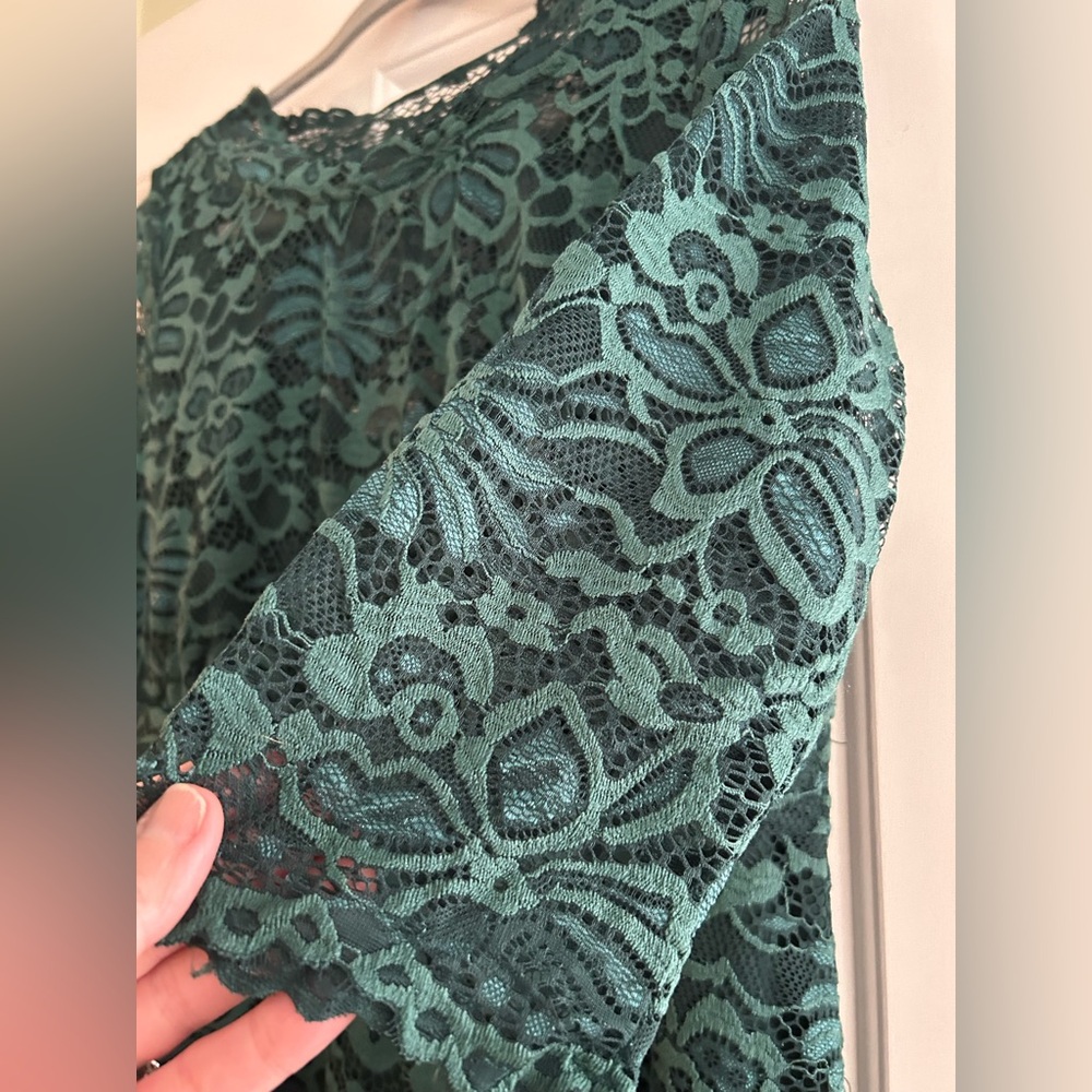Kiyonna Leona emerald Green Lace Gown, 1X - Picture 5 of 8